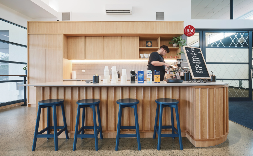 新西兰留学｜剑桥圣彼得中学：IB/NCEA双通道，走读+寄宿，校园就是风景区，这所新西兰中学为何如此独特？