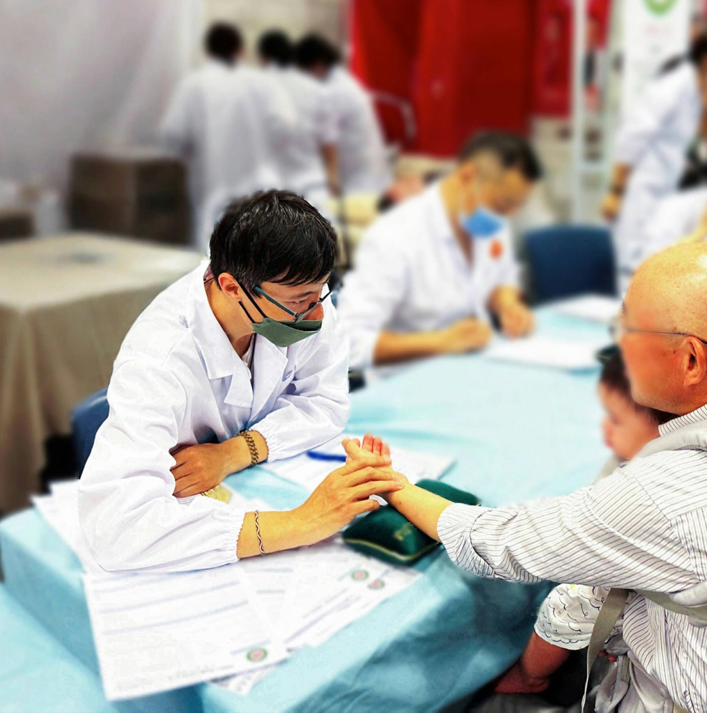 新西兰也有中医学院你知道吗？新西兰中医学院毕业文凭国内国外都认可学历！高中毕业即可申请入学！！！