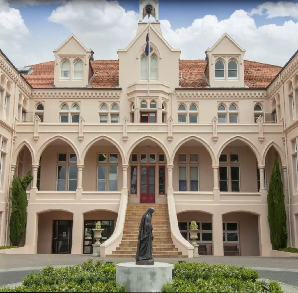 新西兰留学｜圣心巴拉丁学院Baradene College 私校水准，公立学费 这所顶级公立女校，如何让女孩自信发光？