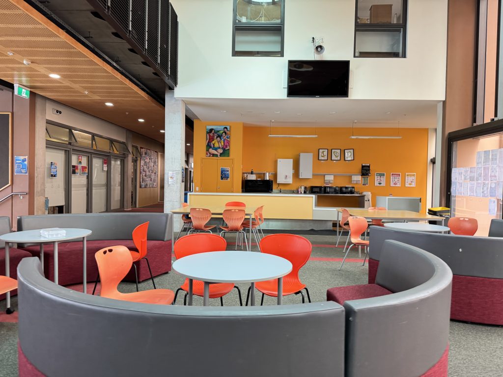 新西兰留学｜圣心巴拉丁学院Baradene College 私校水准，公立学费 这所顶级公立女校，如何让女孩自信发光？