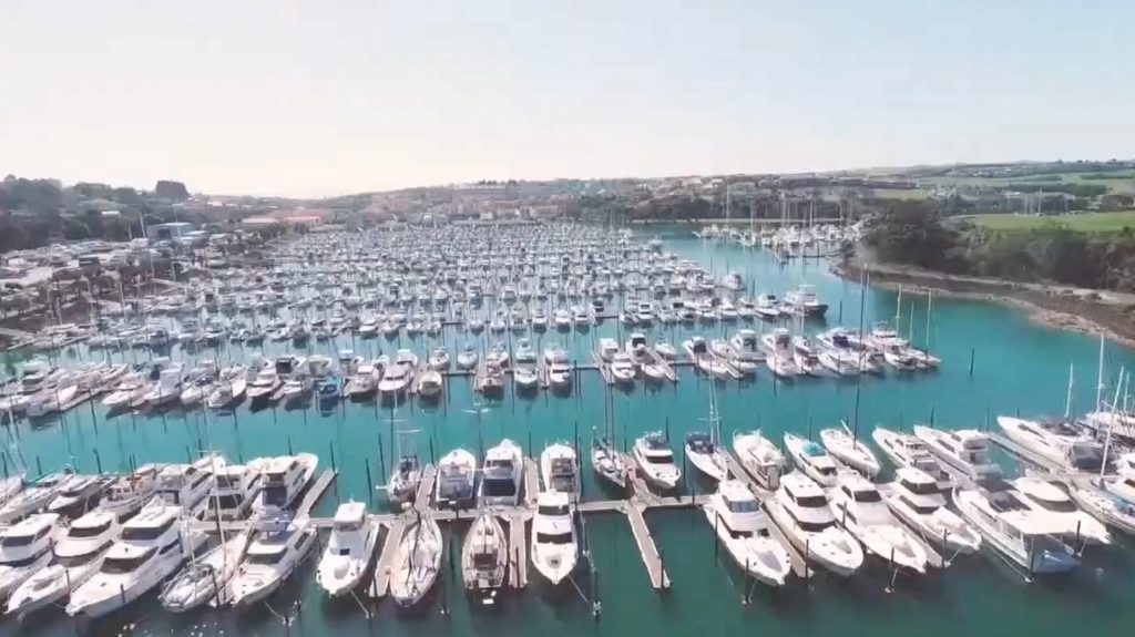 新西兰留学 有所“不内卷”私立学校，95%升学率，提供1-13年级剑桥课程，校区周围海滩公园超美！海湾富人区太适合留学啦！