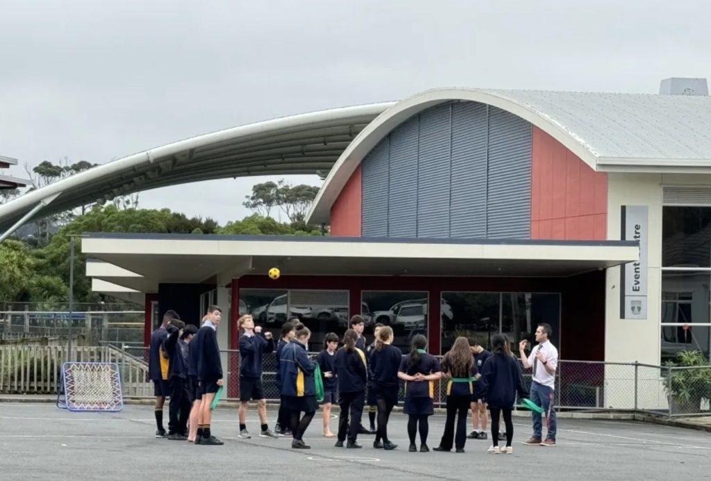 新西兰留学 “绕开高考独木桥”，通往八大名校的黄金跳板！一篇文章让你了解新西兰预科。