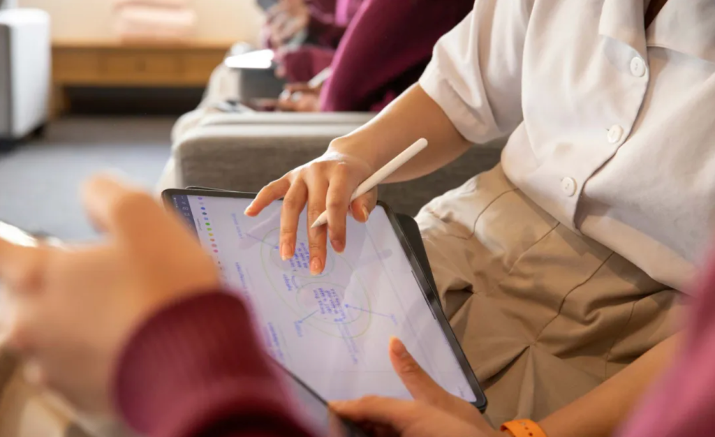 留学新西兰国王学校King’s College顶级贵族私立。走读+寄宿 剑桥+NCEA双轨制，这所百年名校！家长必看！