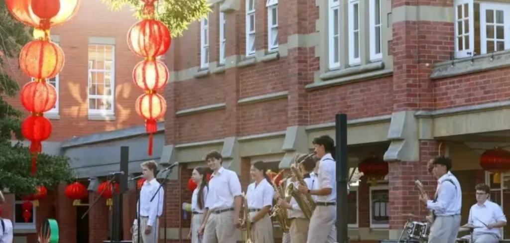 留学新西兰国王学校King’s College顶级贵族私立。走读+寄宿 剑桥+NCEA双轨制，这所百年名校！家长必看！