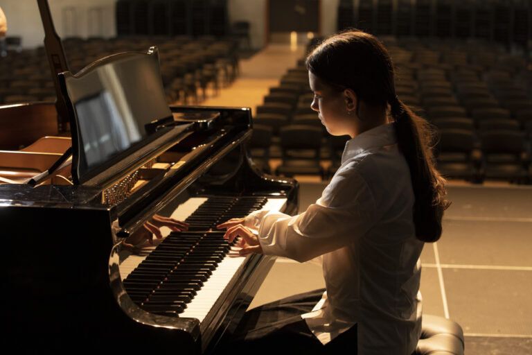 新西兰留学/成就卓越女孩：STEAM、Gateway实习计划、成绩与能力双提升，西湖女子高中Westlake Girls 全解析