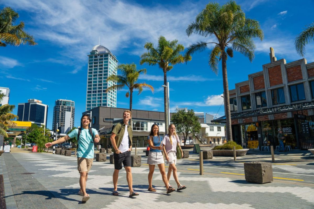 新西兰留学 / 专注男孩教育，今天我们来看看新西兰西湖男子高中（Westlake Boys High)！学术+体育+艺术